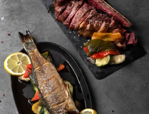 Detalle de mesa y servicio gastronómico en Begur